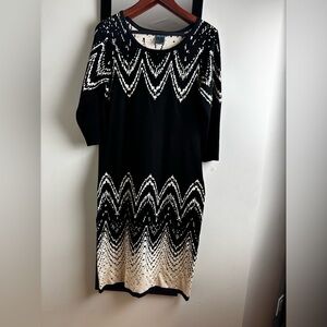 Black & White Chevron Midi Dress with Scoop Neck